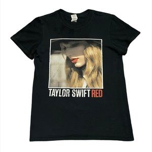 Taylor swift Red shirt